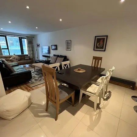 Sir John Rodgerson Appartement *